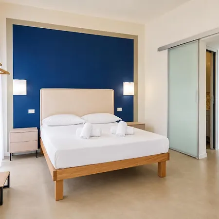 Hostdomus - Altamarea - Sea Front - Free Parking